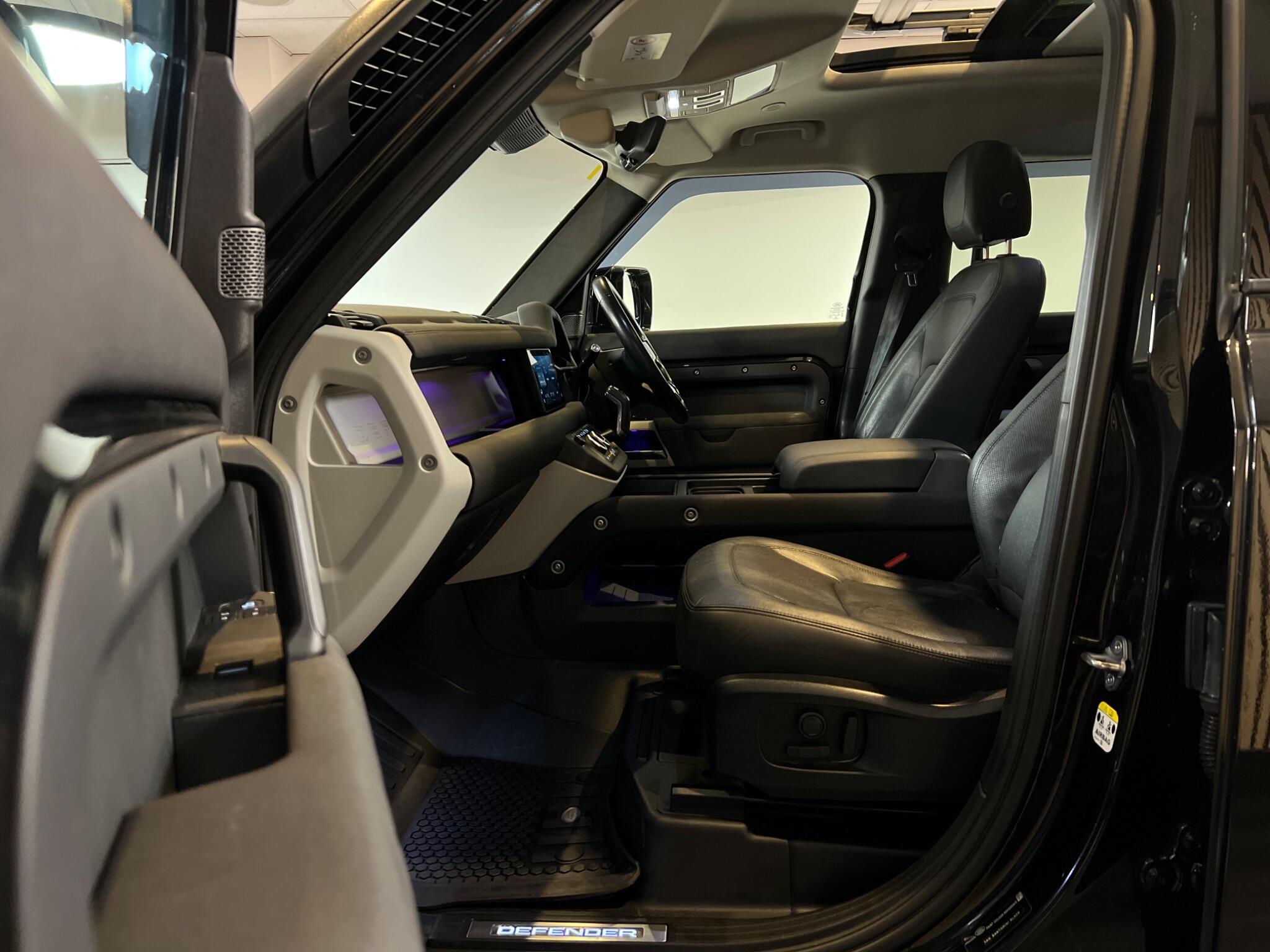 Land Rover Defender 110